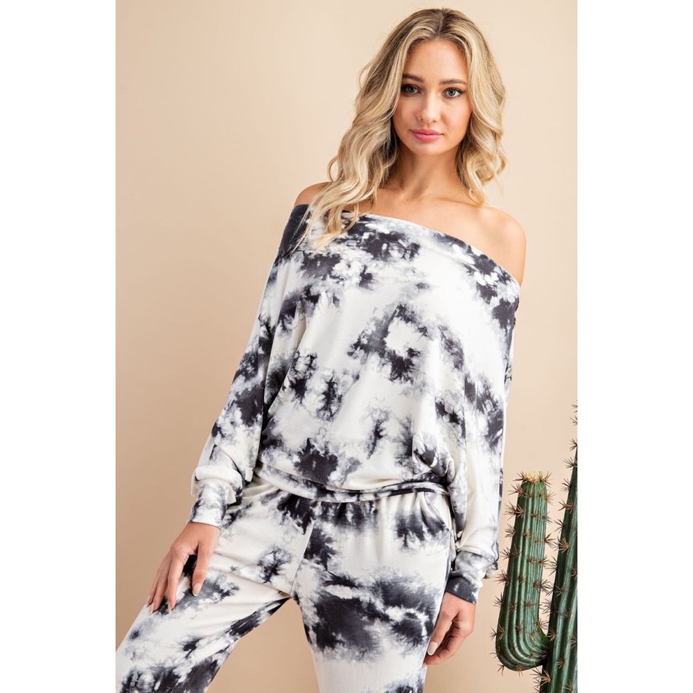 Off the Shoulder Tie Dye Long Sleeve Top